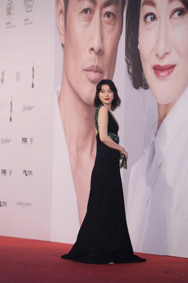 Thảm đỏ Oscar Hong Kong 2019: Song Hye Kyo đọ sắc với Hồ Định Hân, Thái Trác Nghiên-31