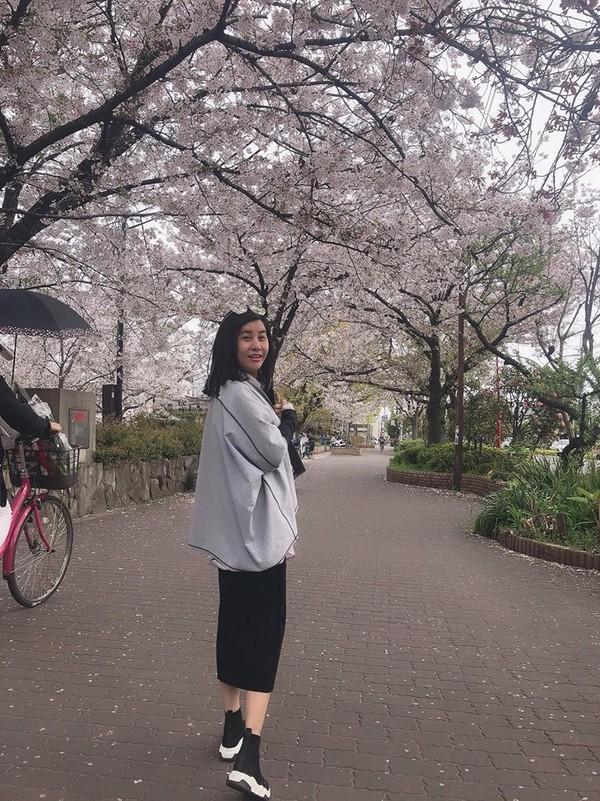 Cát Phượng check-in ở Nhật Bản, thế nhưng nhìn ảnh…-5