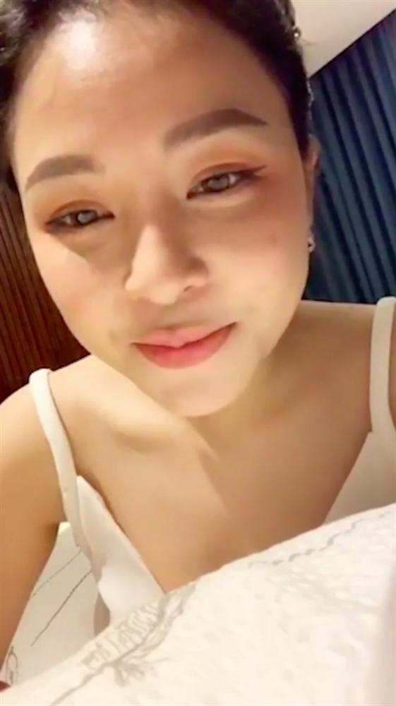 Giữa tâm bão lộ clip nóng, Trâm Anh thản nhiên livestream?-3