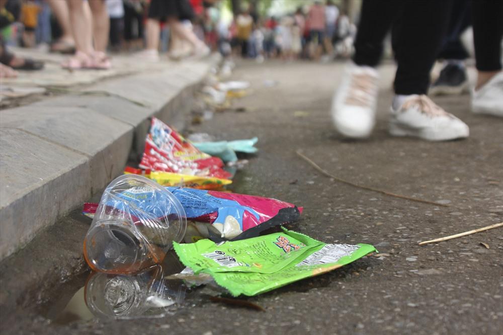 Biển người chen chân tại Vườn thú Thủ Lệ trong ngày cuối nghỉ lễ-9