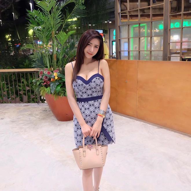 Vô tình lọt vào ống kính khách du lịch, cô gái bán nộm khiến người xem không thể rời mắt vì mặt đã xinh dáng lại quá chuẩn-3