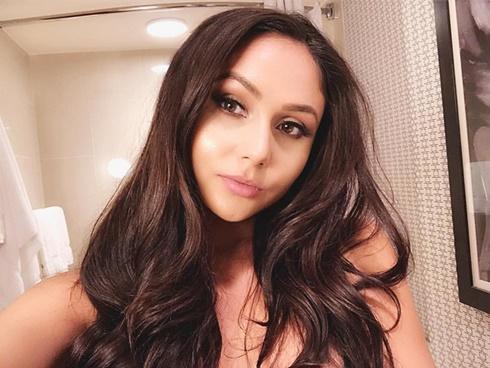 Nữ hoàng phim 18+ hóa phú bà bạc tỷ nhờ mối tình vỏn vẹn 6 tháng-7