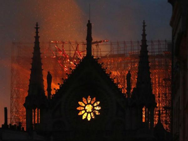 Hỏa hoạn nhà thờ Đức Bà Paris: Nước mắt rơi trong ngày ‘hồn thiêng’ nước Pháp sụp đổ-6