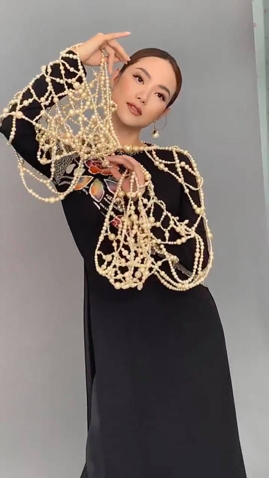 Sau tất cả, chiếc cằm của Minh Hằng cũng chịu yên vị trên mặt khổ chủ-5