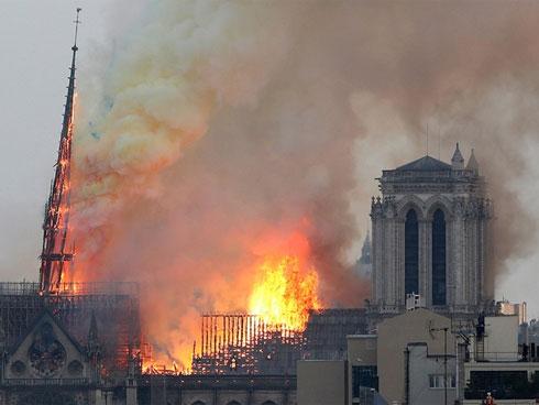 Vì sao Nhà thờ Đức Bà Paris cháy nhanh-1