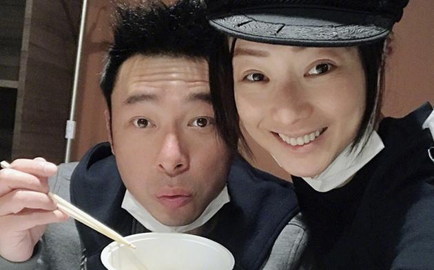 Chồng diva đình đám Hong Kong bị lộ ảnh thân mật với người tình Á hậu trong xe ô tô-3