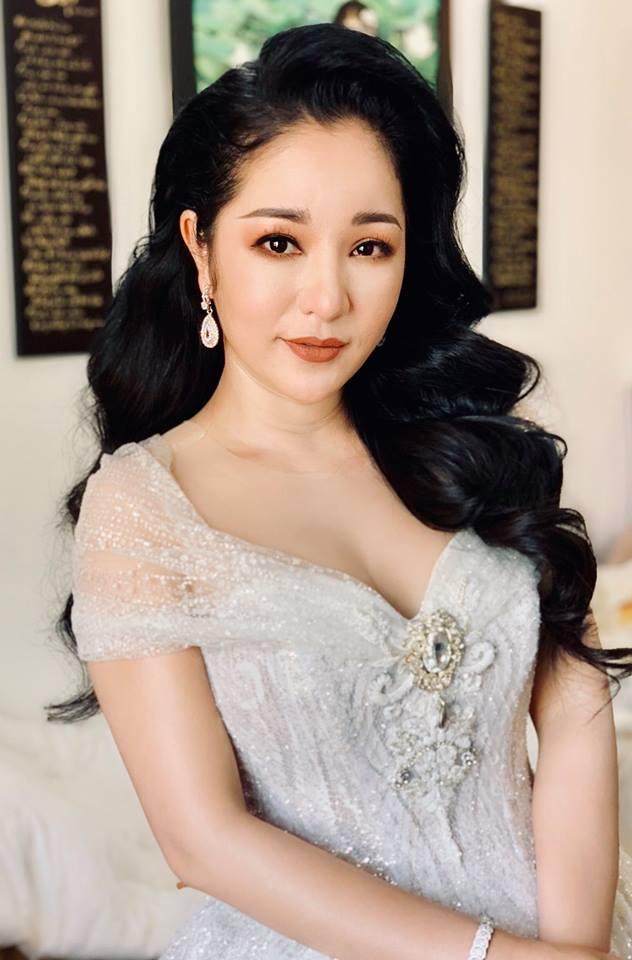 Thúy Nga cứng họng khi con gái 7 tuổi hỏi: Mẹ có chồng không?-5