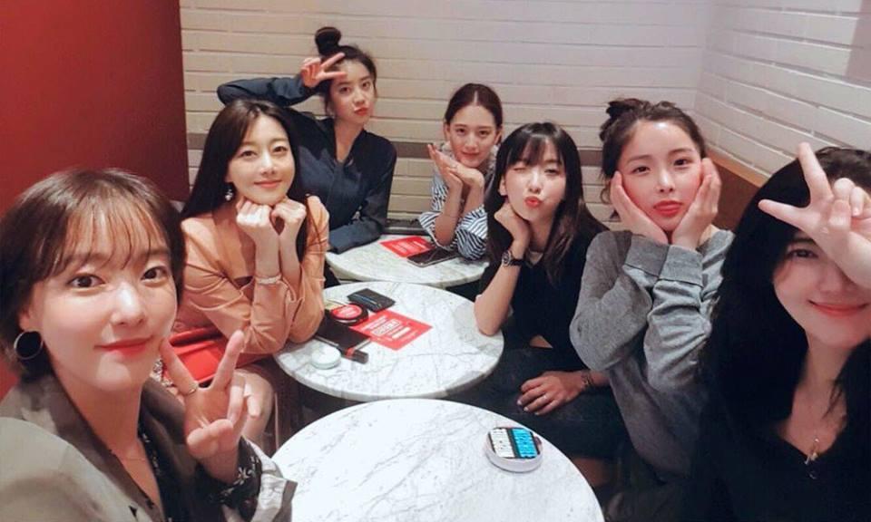 Sao nhí đình đám Kim Sae Ron khoe nhan sắc xinh đẹp, chân dài thẳng tắp ở tuổi 18-8