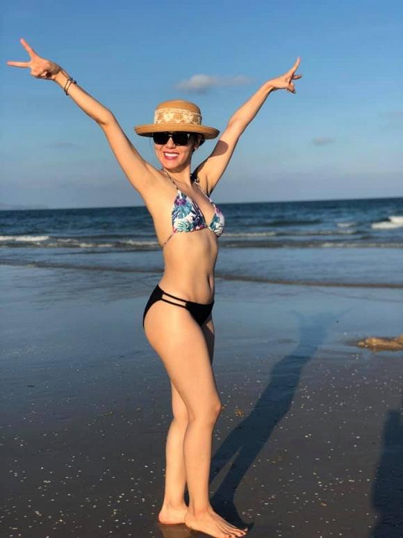 Diện lại bộ bikini từ năm ngoái, ca sĩ Phương Linh bị lộ khuyết điểm vì người chụp không có tâm?-1