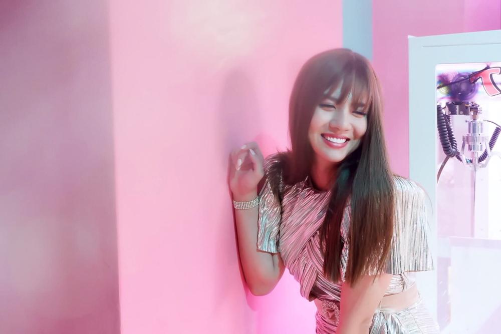 Phá bỏ lời thề giả gái, Duy Khánh trở thành người tình của Erik trong sản phẩm mới-3