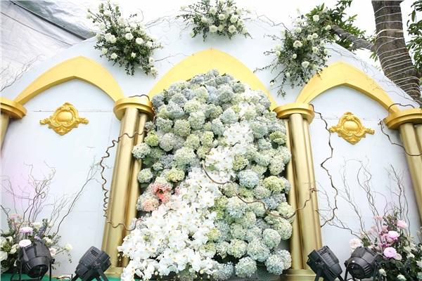 Đám cưới khủng ở Hưng Yên: Bố giàu nứt đố đổ vách bảo sao dựng rạp thôi cũng ngốn 2 tỷ lại mời cả ca sĩ Đan Trường-4