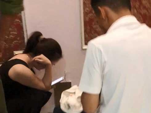 Xôn xao clip ‘bắt tại trận’ 2 giáo viên quan hệ bất chính trong nhà nghỉ