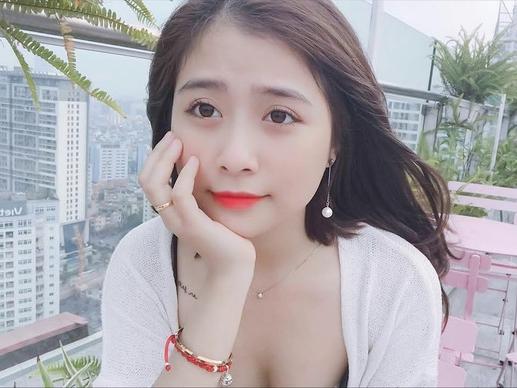 Nữ streamer Loan Milona giả vờ xăm kín người để troll mẹ và cái kết cười đau ruột