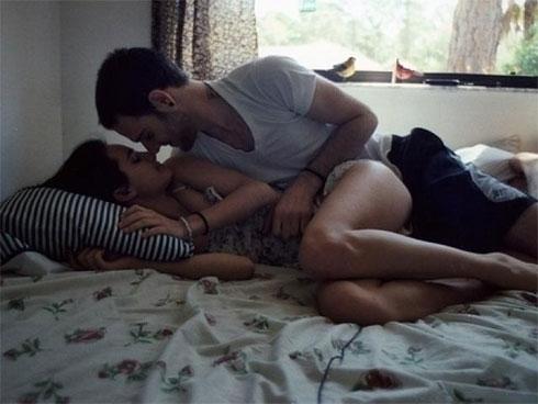 Sau đêm tân hôn, cô dâu sốc nặng khi tỉnh dậy nằm bên cạnh không phải là chồng-1