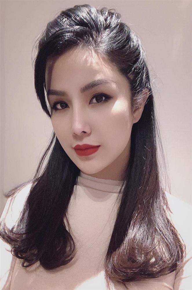 Dù chụp chính diện hay sau lưng, Thu Minh vẫn gây mê với thân hình sexy ở tuổi tứ tuần-8