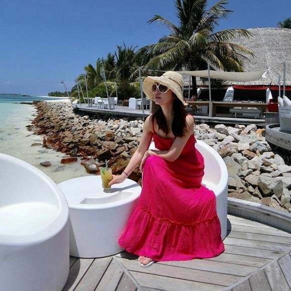 Gái 1 con Lâm Tâm Như chiêu đãi người hâm mộ bằng loạt ảnh mát mẻ ở Maldives-1