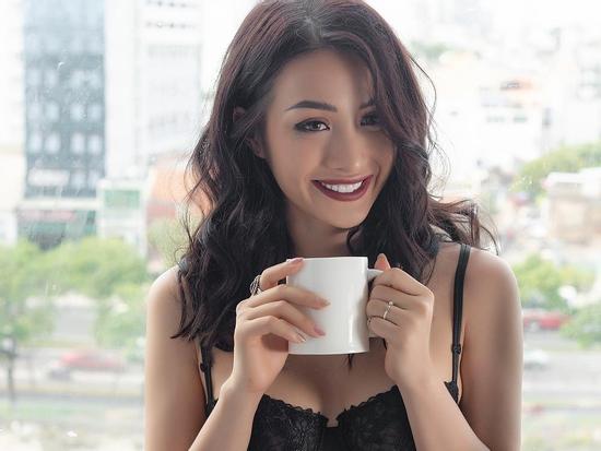 Trong khi Lương Bằng Quang ồn ào chuyện tình cảm thì tình cũ Yaya Trương Nhi ngày càng xinh đẹp và gợi cảm