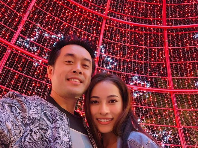 Dương Khắc Linh và bạn gái kém 13 tuổi thoải mái tình tứ trên MXH-3