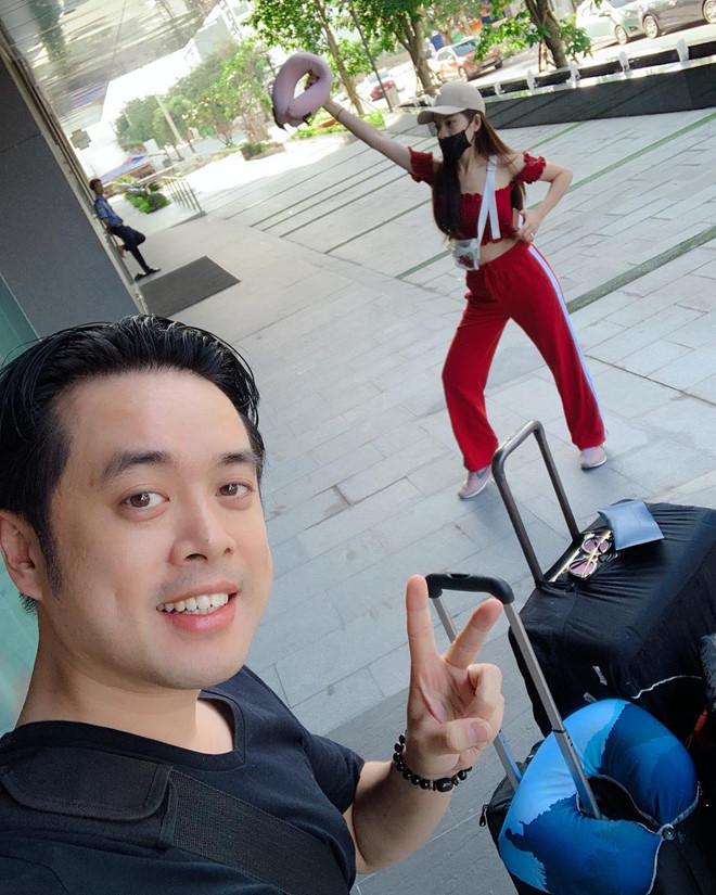 Dương Khắc Linh và bạn gái kém 13 tuổi thoải mái tình tứ trên MXH-6