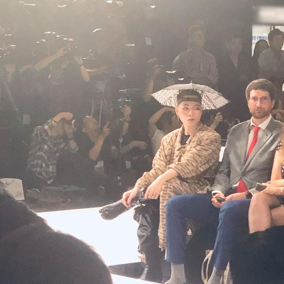 Hóa ra đằng sau bộ đồ như thầy pháp bắt ma của Đức Phúc là cả một sự tính toán cực kỳ tinh vi-2