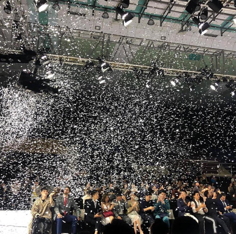 Hóa ra đằng sau bộ đồ như thầy pháp bắt ma của Đức Phúc là cả một sự tính toán cực kỳ tinh vi-7