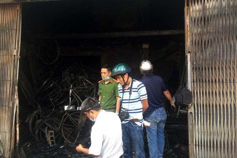 Cháy cửa hàng ở Huế, 2 vợ chồng cùng con gái 12 tuổi tử vong-2