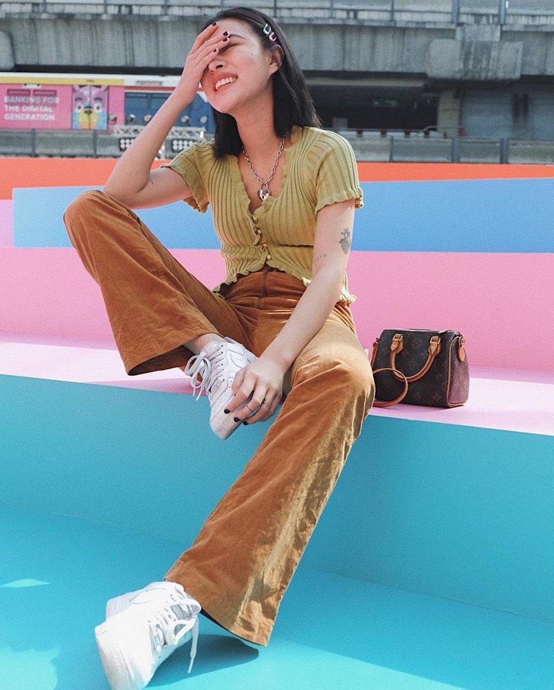 STREET STYLE giới trẻ: Hoàng Yến Chibi khoe ngực khủng - Jun Vũ mát mẻ với bikini xanh nõn chuối-10