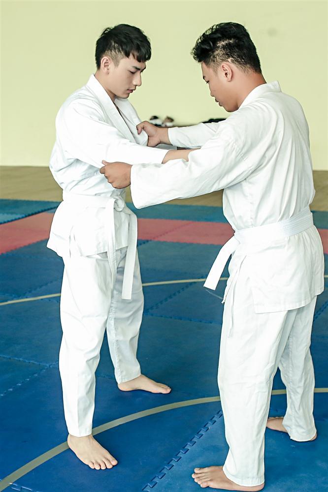 Isaac chăm chỉ tập võ để bảo vệ người yêu?-6