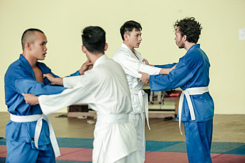 Isaac chăm chỉ tập võ để bảo vệ người yêu?-4