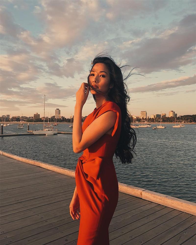 Lần hiếm hoi Tăng Thanh Hà mặc áo hai dây sexy khoe vòng 1 hững hờ-5