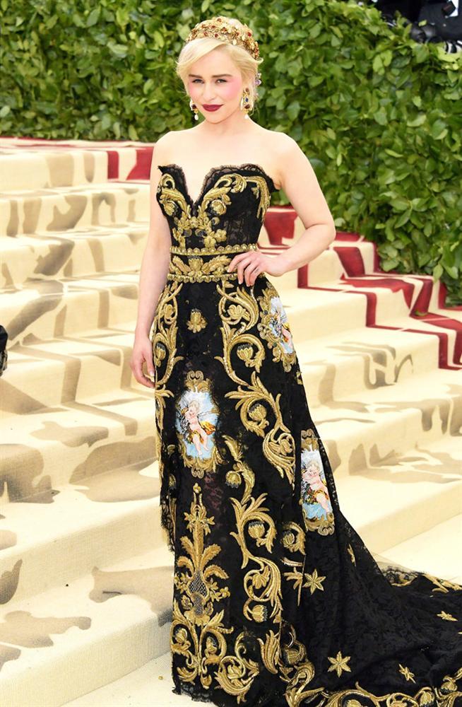 Soi tủ đồ của Emilia Clarke - sao nữ nổi bật nhất Game of Thrones-18