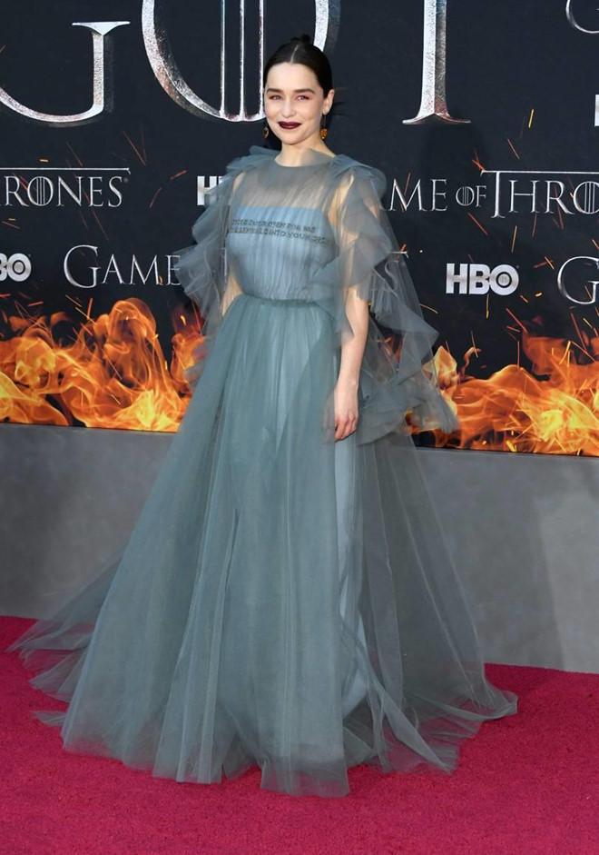 Check out Emilia Clarke's wardrobe - the most prominent female star Game of Thrones-19