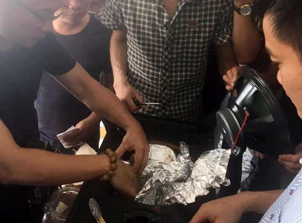 Cả đoàn xe cảnh sát giao thông chở tang vật gần tấn ma túy ở Nghệ An-13