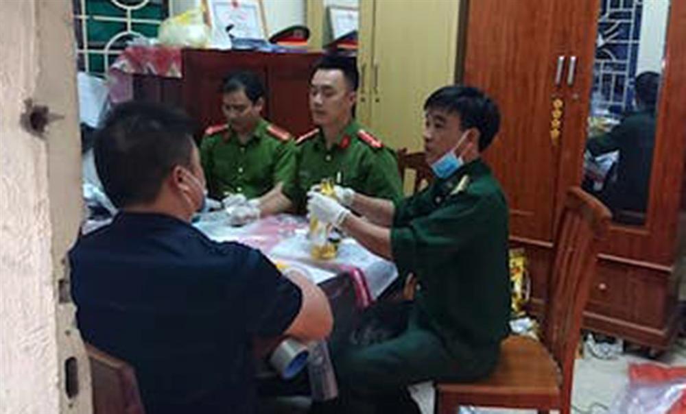 Cả đoàn xe cảnh sát giao thông chở tang vật gần tấn ma túy ở Nghệ An-6