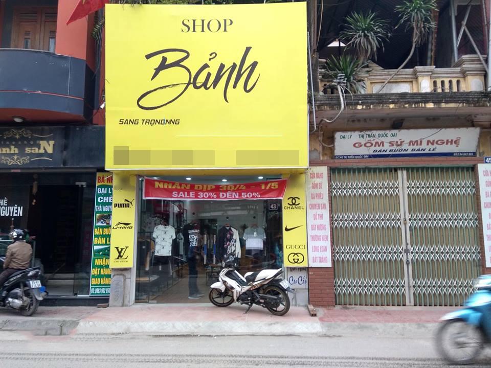 Shop quần áo của Khá Bảnh tuyệt nhiên vắng khách, ế sưng sỉa dù đại hạ giá sau khi chủ nhân xộ khám-3