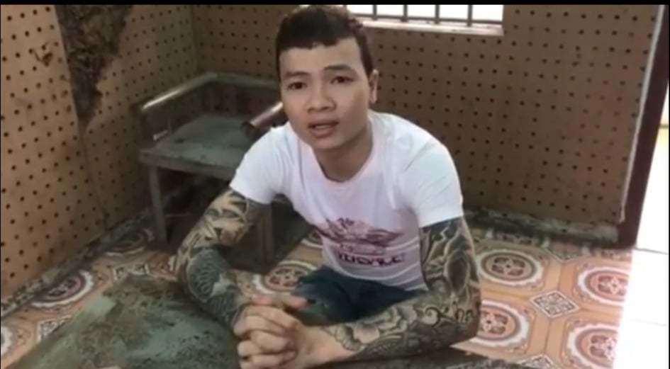 Shop quần áo của Khá Bảnh tuyệt nhiên vắng khách, ế sưng sỉa dù đại hạ giá sau khi chủ nhân xộ khám-2