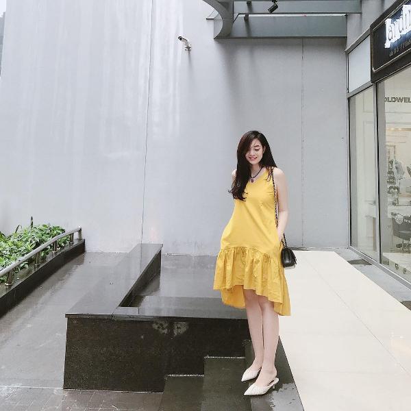 Học hot mom 2 con gu thời trang hack tuổi ảo diệu, trẻ như thiếu nữ-1