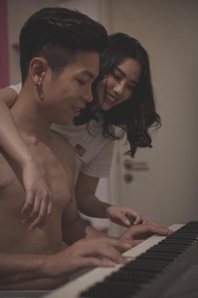 Linh Miu gây xôn xao với bộ ảnh 18+ đủ mọi tư thế cùng bạn trai-12