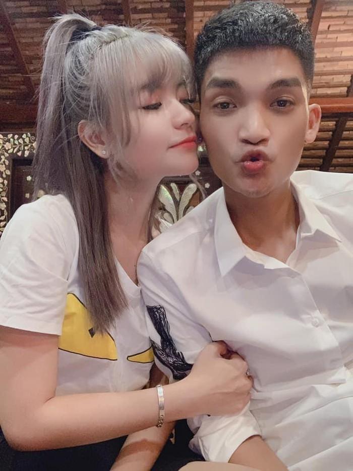 Không phải soái ca cực phẩm nhưng thật bất ngờ khi nửa kia của các danh hài Việt lại toàn những nhan sắc mỹ miều-13