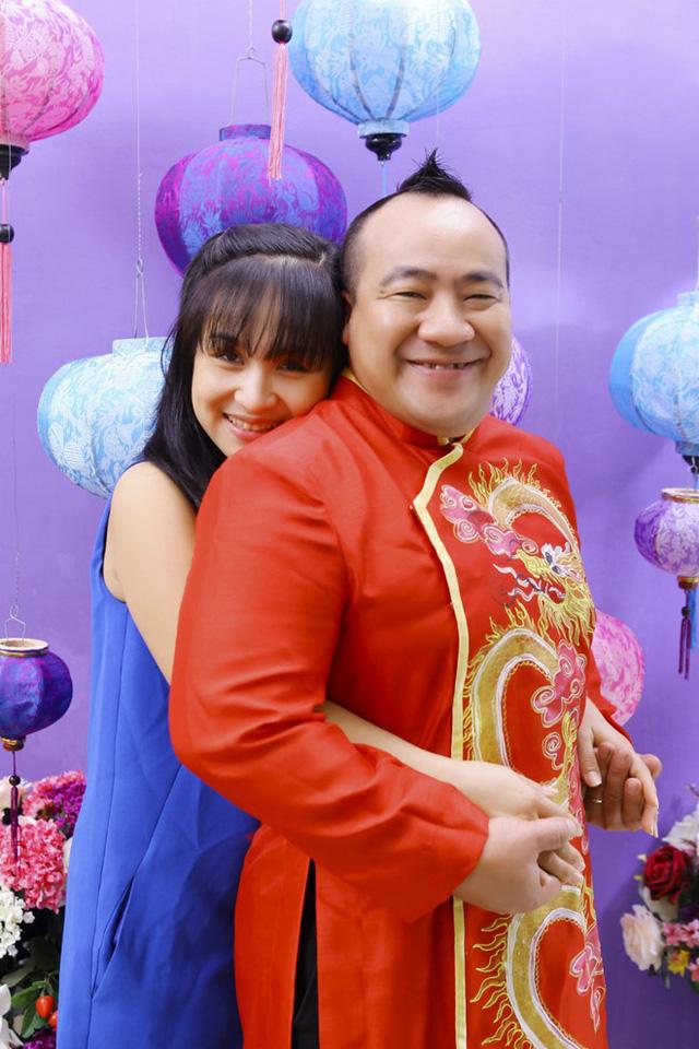 Không phải soái ca cực phẩm nhưng thật bất ngờ khi nửa kia của các danh hài Việt lại toàn những nhan sắc mỹ miều-18