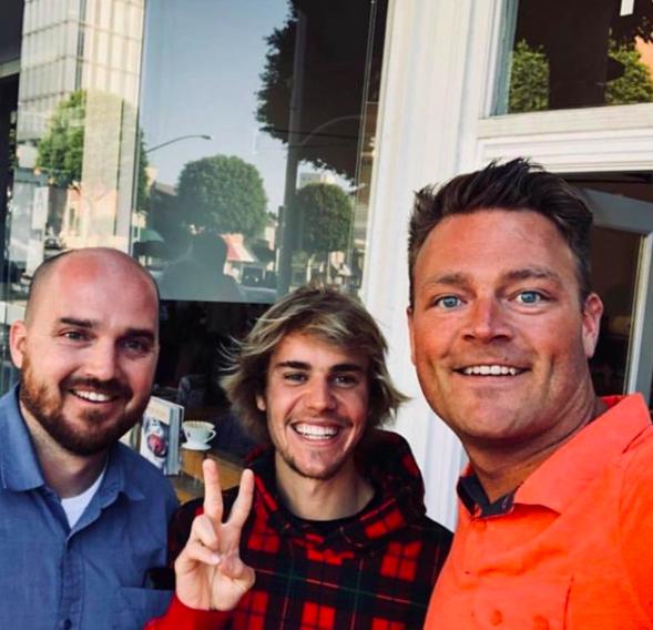 Nhan sắc suy tàn đến nỗi nhìn thôi cũng gai người của 2 tiểu soái ca đình đám làng nhạc thế giới một thời-9