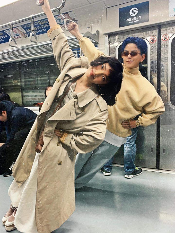 Bà Tưng cưa sừng làm nghé khi điệu đà cài nơ trên đầu rồi trổ tài catwalk-2