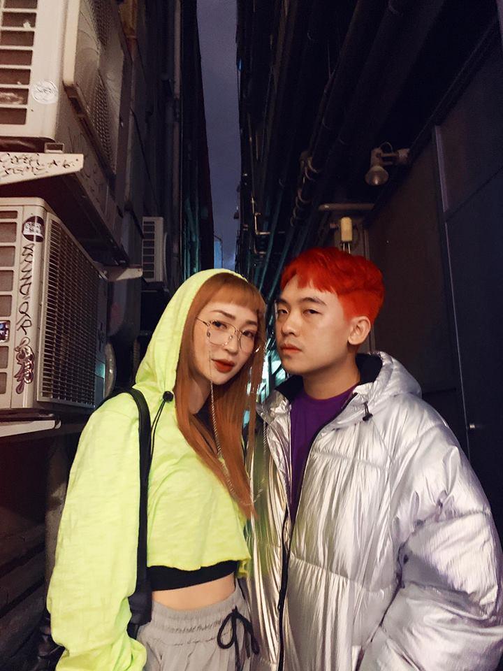 Bà Tưng cưa sừng làm nghé khi điệu đà cài nơ trên đầu rồi trổ tài catwalk-6