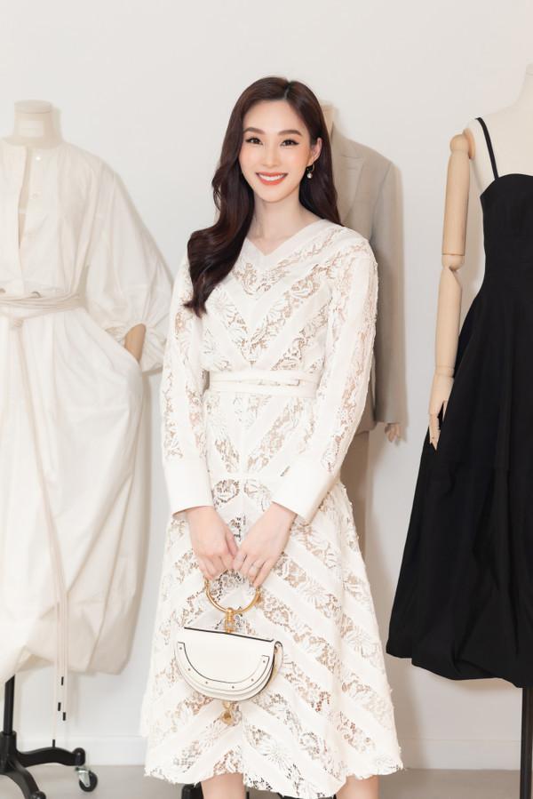 Cứ diện váy áo tông trắng từ Đặng Thu Thảo, Hương Giang đến Đông Nhi đều chinh phục khán giả-1