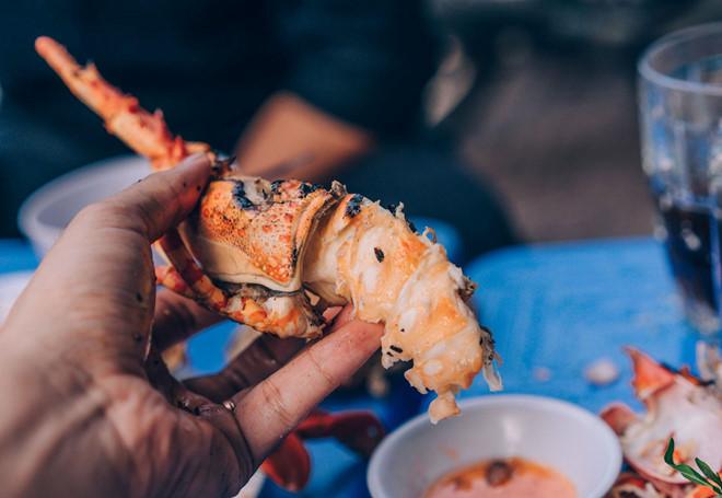 Đã mắt trước thiên đường ẩm thực tôm hùm, cua hấp ở Nha Trang-2