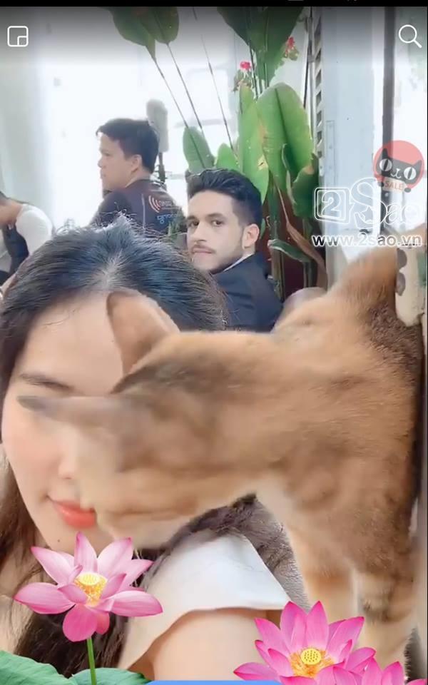 Thơ thẩn chơi đùa với thú cưng, Nam Em vô tình để lộ bạn trai chính là soái ca của Người ấy là ai?-1