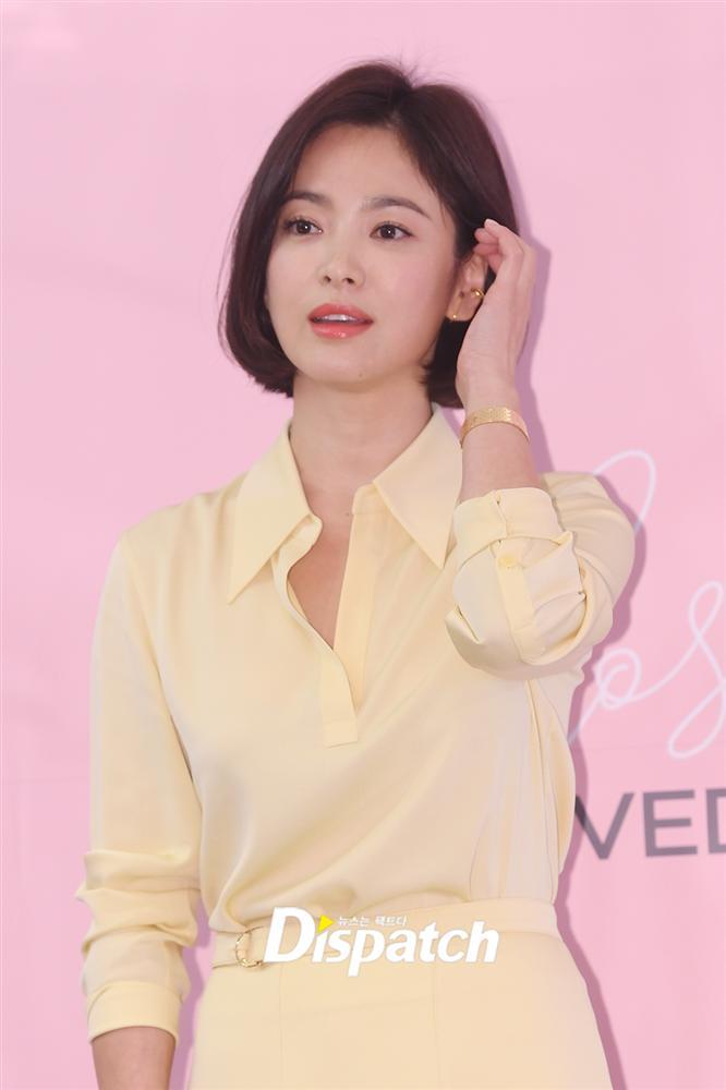 Cận cảnh gương mặt đẹp không tì vết của mỹ nhân U40 Song Hye Kyo-6