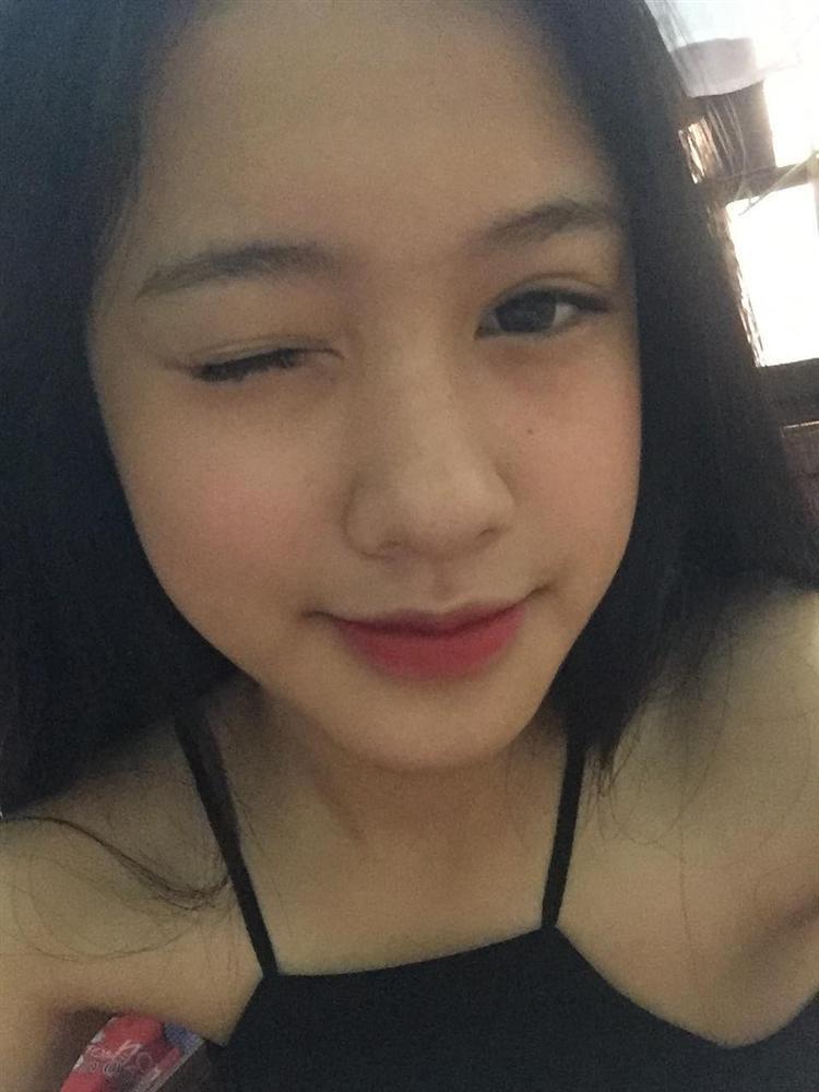 Chỉ 17 giây ngắn ngủi, nữ sinh Huế khiến hội nam sinh ráo riết lùng info vì vừa diễn sâu lại còn cực xinh xắn-6