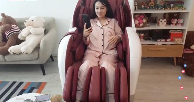 Chỉ từ sinh nhật Trường Giang, Nhã Phương vừa lộ thông tin con gái vừa thể hiện sở thích ăn mặc cực kỳ thú vị-7