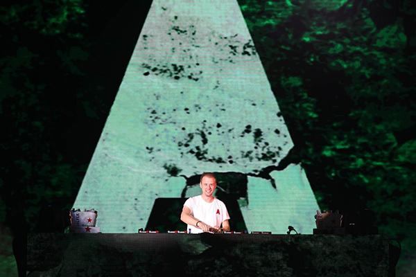 Tay đua F1 cùng DJ quốc tế ‘khuấy động’ sân Mỹ Đình-3